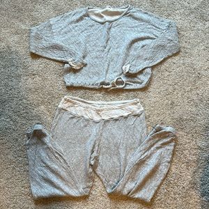 Barefoot Dreams Malibu Collection Crinkle Jersey Lounge set